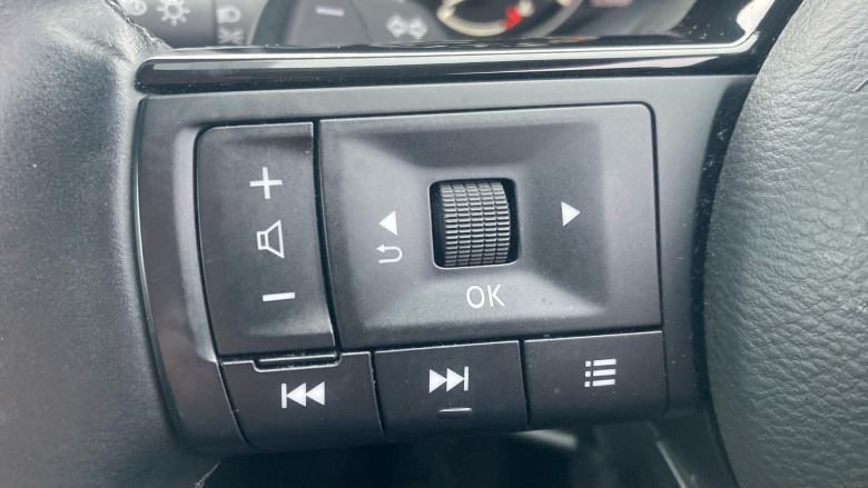 Nissan Qashqai 1.3 DiG-T MH 158 Acenta Premium 5dr Xtronic Petrol Hatchback